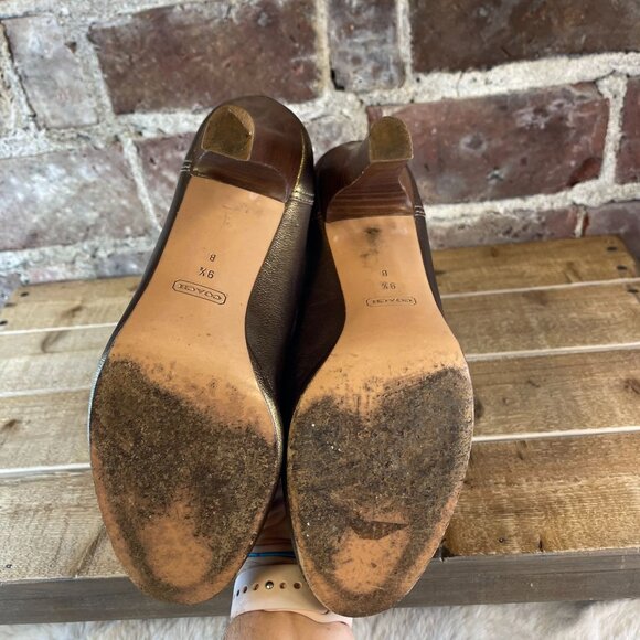 COACH METALLIC Leather Signature Gold Turnlock Buckle Pumps Women's Size 9.5 - Picture 7 of 8